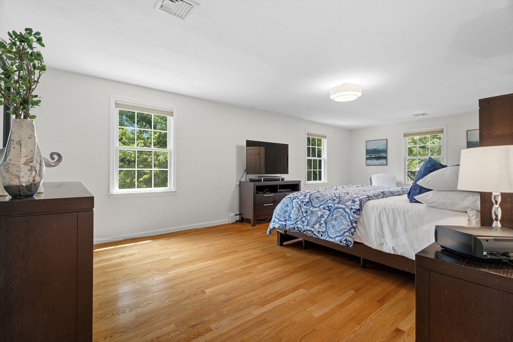 876 Central Avenue Needham, MA 02492 - Photo 14 of 40