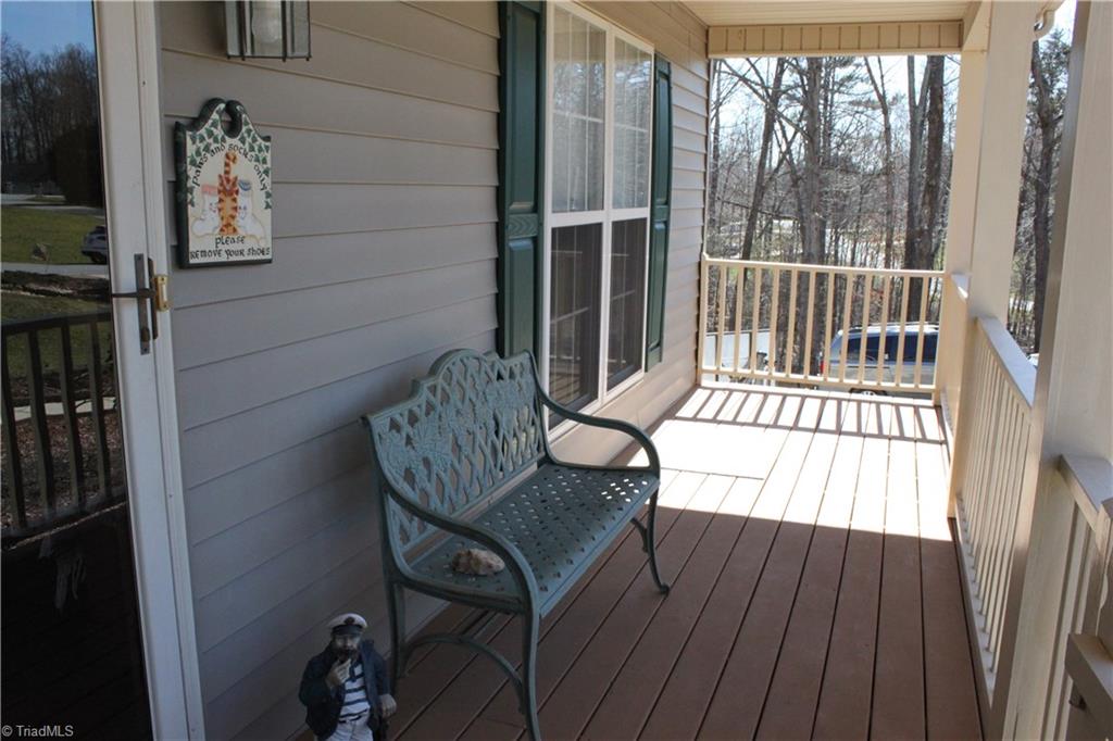 8103 Daltonshire Drive Oak Ridge, NC 27310 - Photo 4 of 28