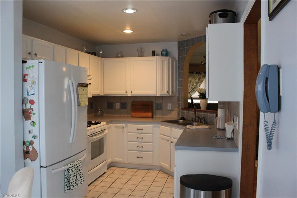 8103 Daltonshire Drive Oak Ridge, NC 27310 - Photo 10 of 28
