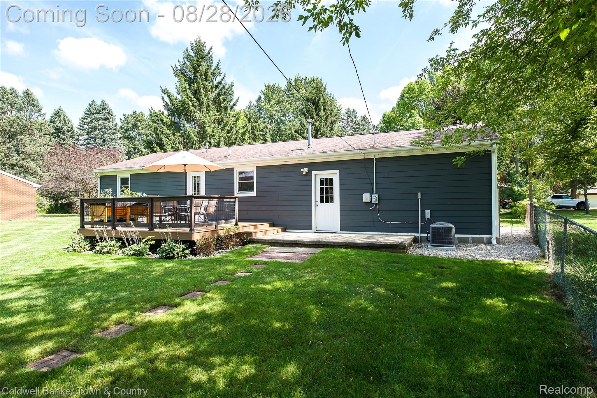 1810 Gray Road Howell, MI 48843 - Photo 24 of 41 DSC_1200.jpg