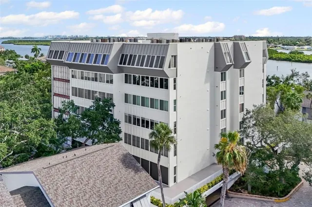 $529,000 | 1255 East Peppertree Drive, Unit 201, Sarasota, FL 34242