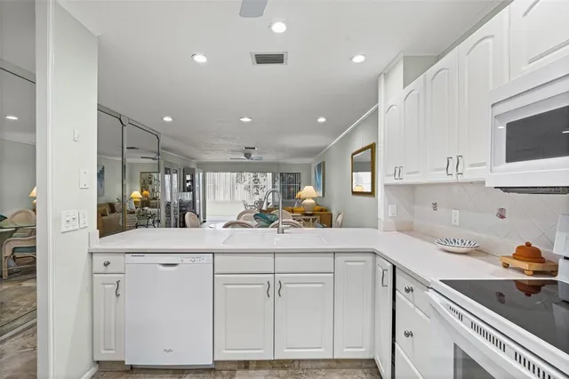 $529,000 | 1255 East Peppertree Drive, Unit 201, Sarasota, FL 34242