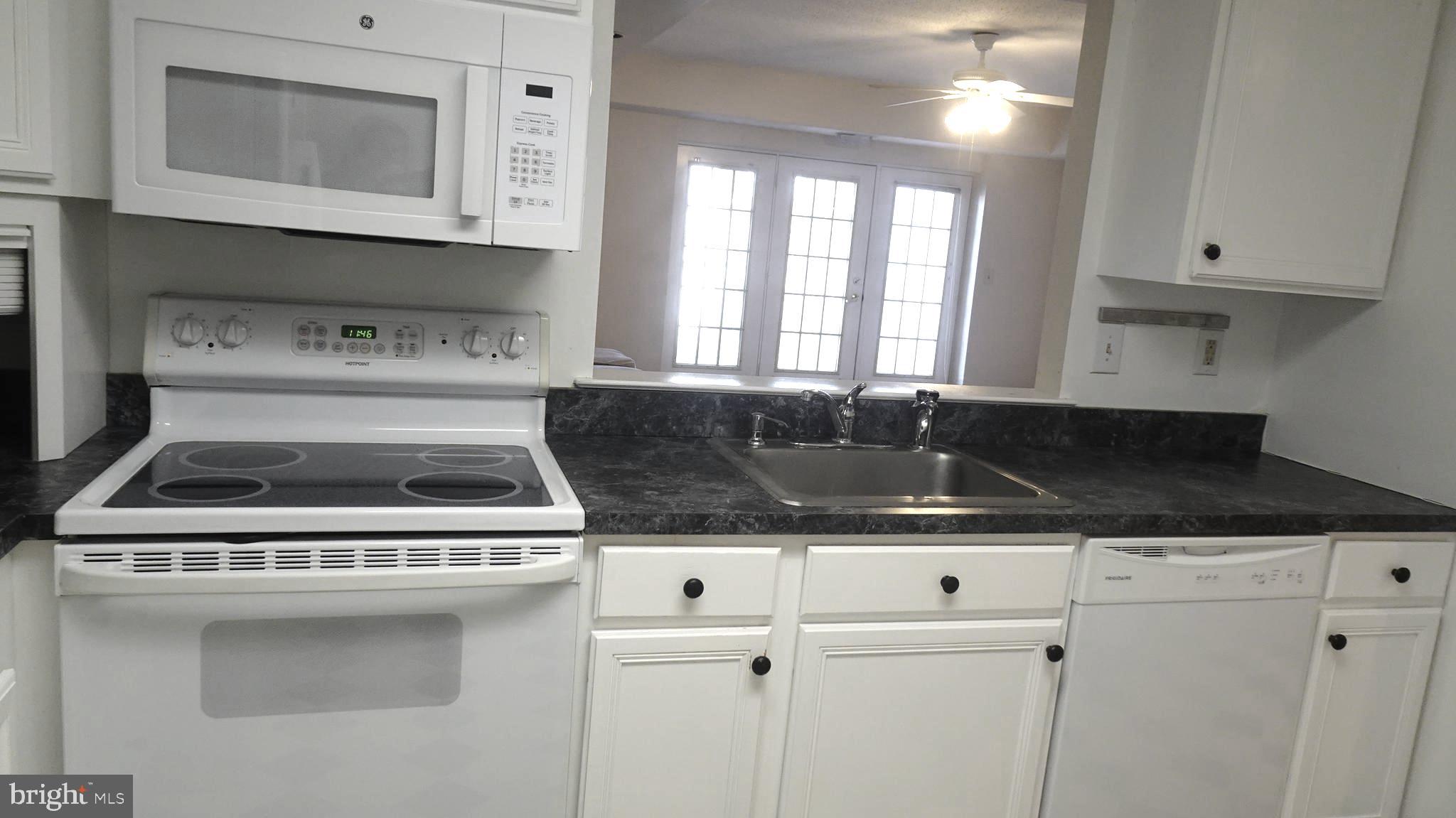 3208 Centennial Station Warminster, PA 18974 - Photo 12 of 49 Kitchen