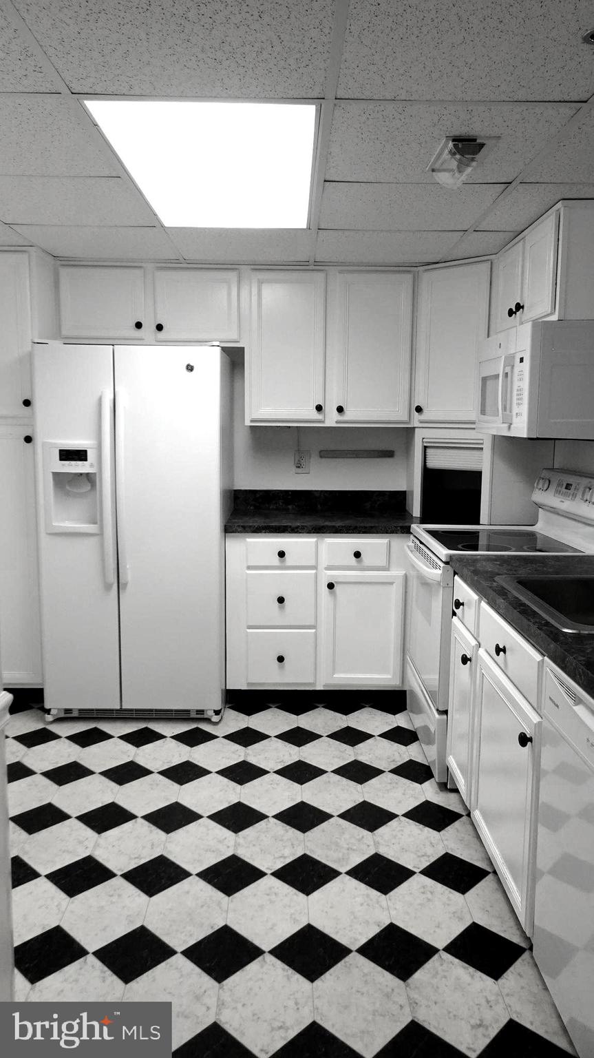 3208 Centennial Station Warminster, PA 18974 - Photo 10 of 49 Kitchen