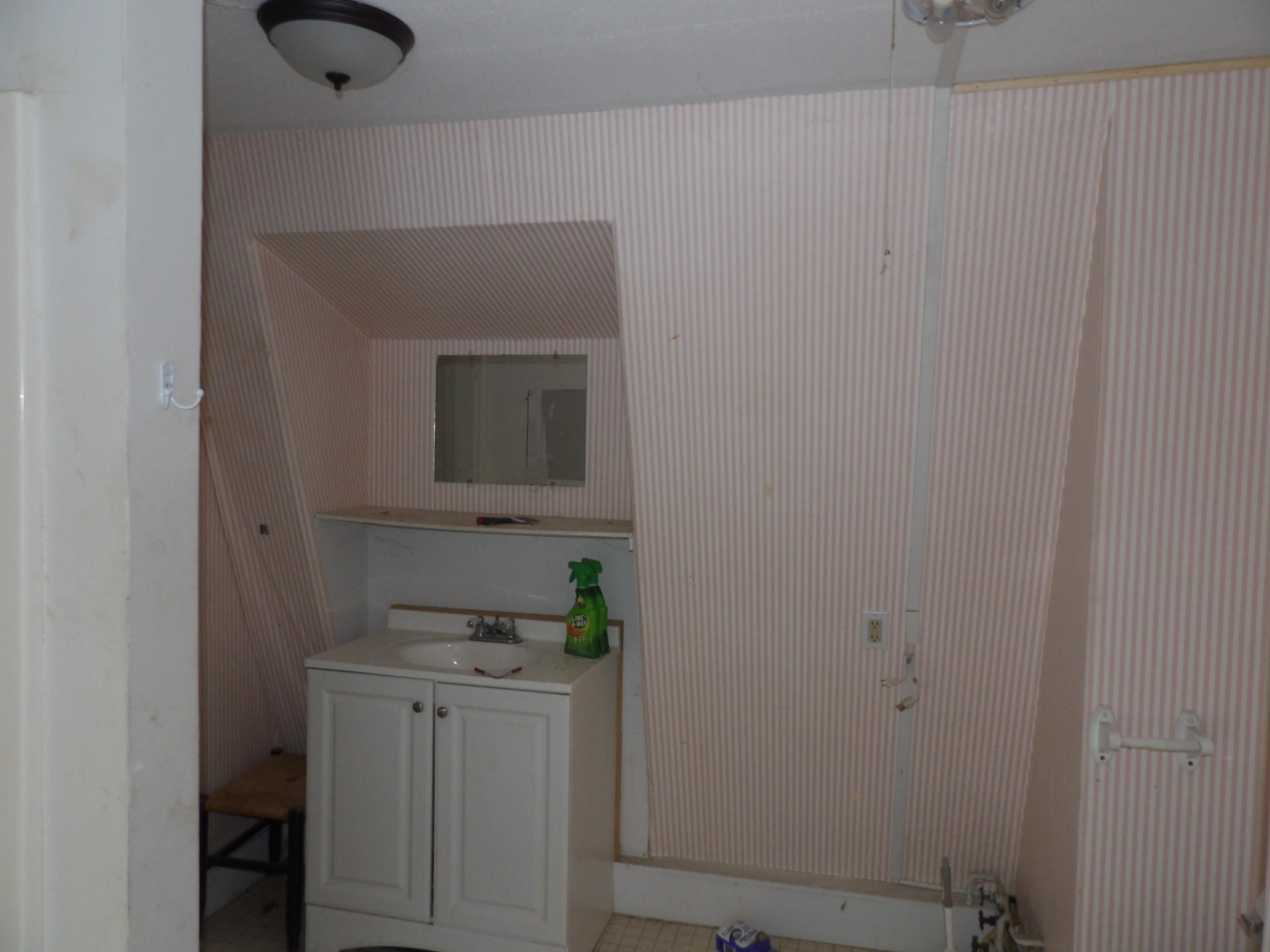 647 Herrick Road Sargentville, ME 04673 - Photo 24 of 42 Altenhoffen master bath2