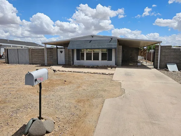 $1,300 | 18217 North 2nd Place, Phoenix, AZ 85022