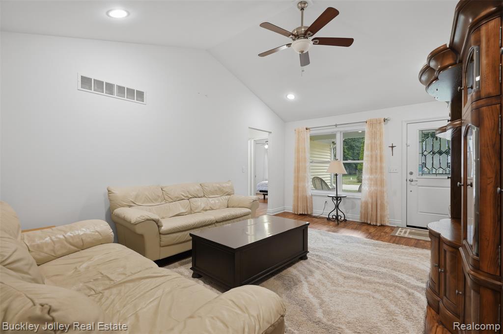 10557 Monticello Road Pinckney, MI 48169 - Photo 14 of 28 Gallery Image 14