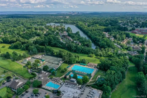 $899,000 | 1 Winslow Circle, Tuckahoe, NY 10707