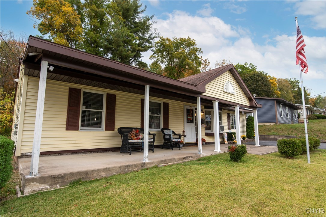 509 Deerwood Road Utica, NY 13502 - Photo 3 of 50