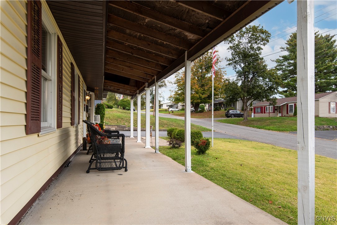 509 Deerwood Road Utica, NY 13502 - Photo 5 of 50