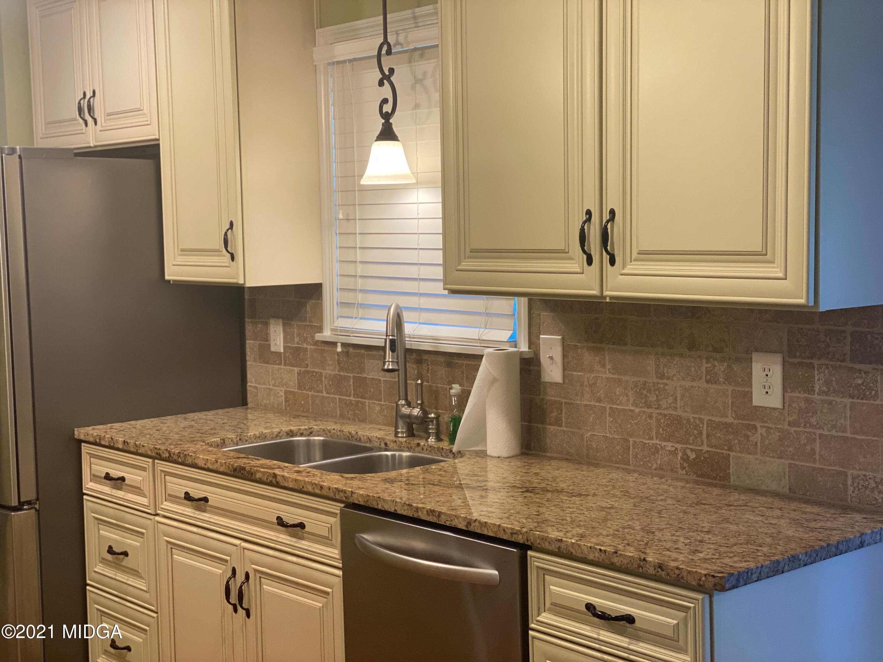 6376 Barfield Road Macon, GA 31216 - Photo 8 of 23 24