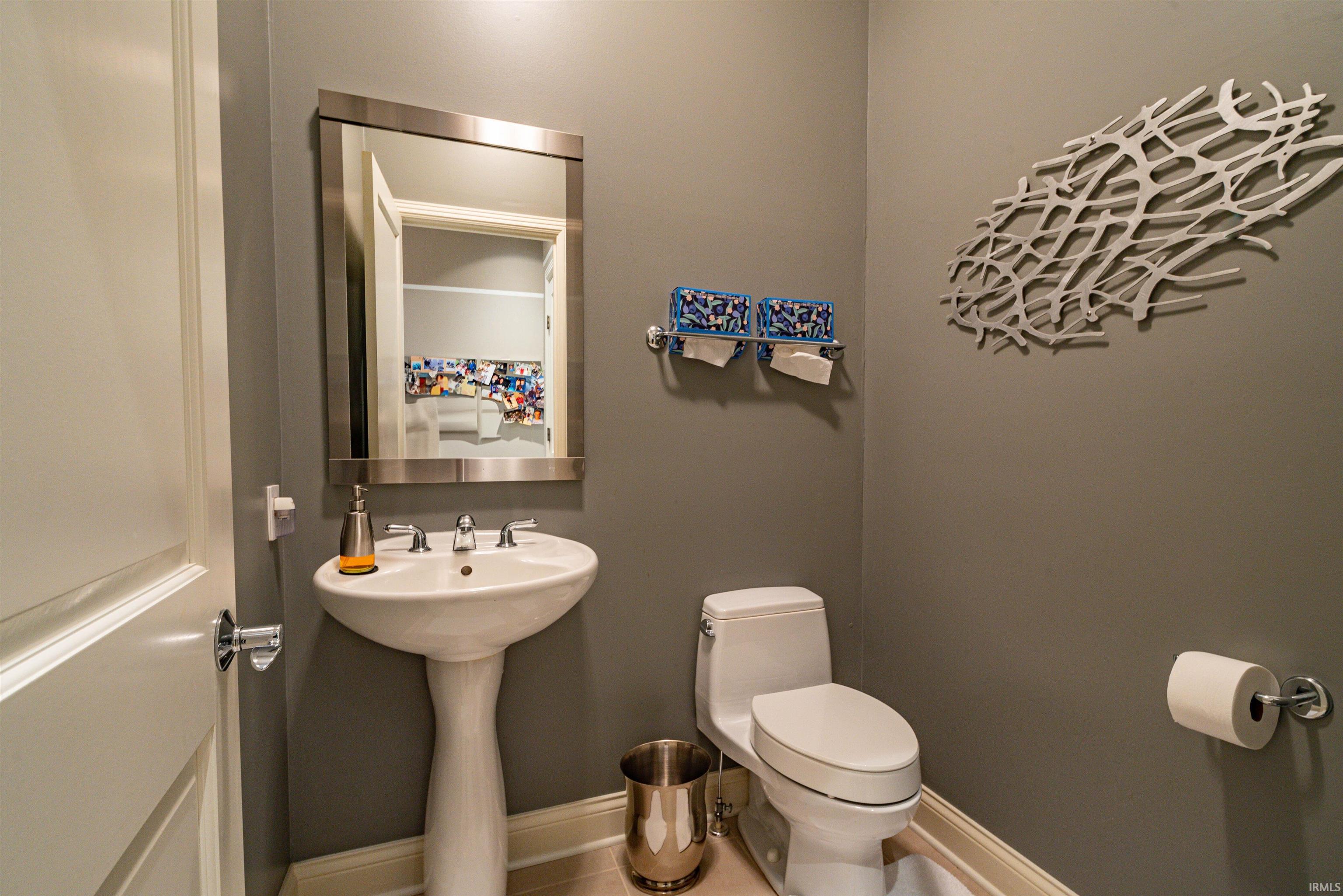 2826 Pointe Cove Road Bloomington, IN 47401 - Photo 16 of 35 Gallery Image 16