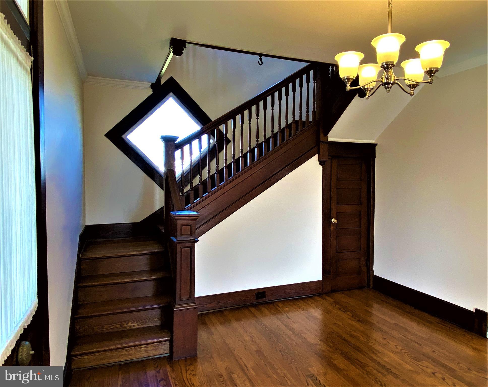 403 Palmyra Road Edinburg, VA 22824 - Photo 23 of 60 Stair Case