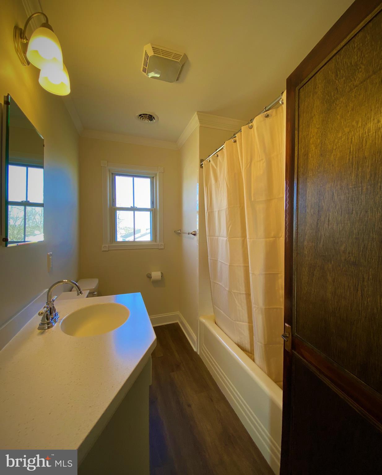 403 Palmyra Road Edinburg, VA 22824 - Photo 31 of 60 Upstairs Bathroom