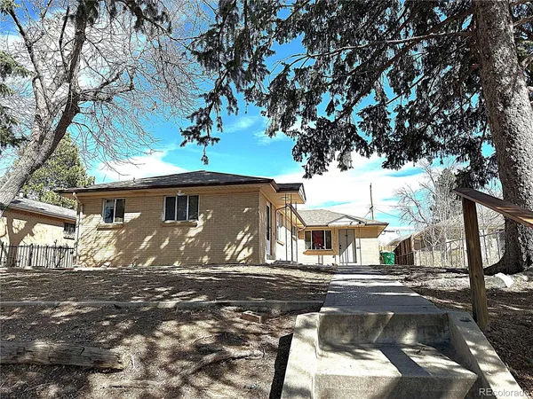 $1,420 | 1158 Akron Street, Aurora, CO 80010