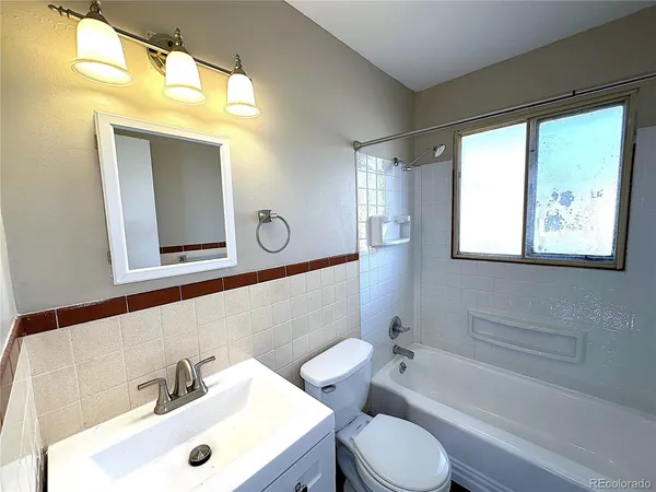 $1,420 | 1158 Akron Street, Aurora, CO 80010