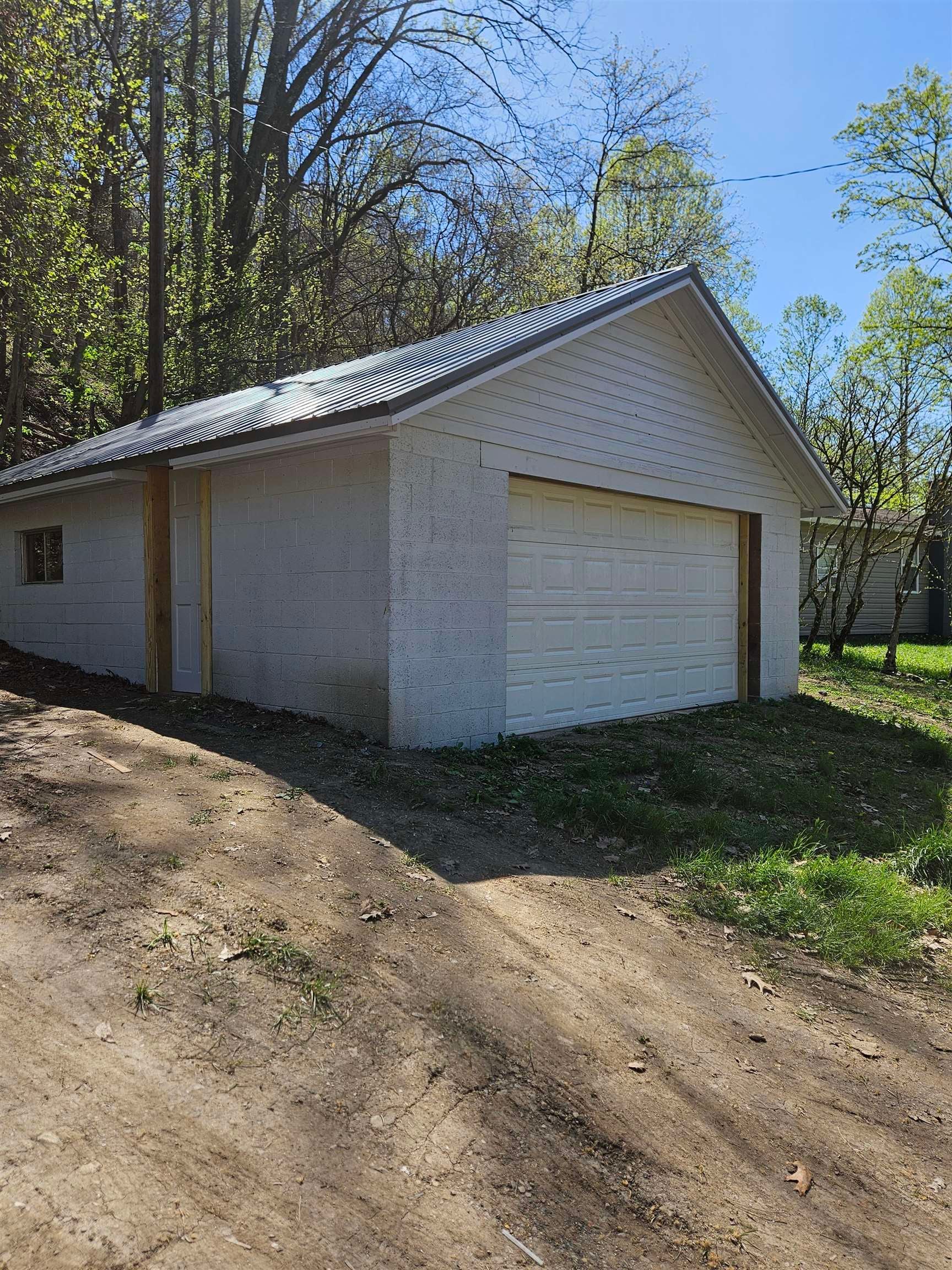 136 Scherer Road Ironton, OH 45638 - Photo 2 of 10 Gallery Image 2