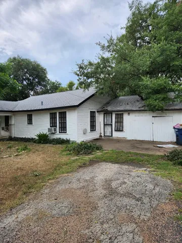 $1,850 | 910 East 13th Street, Austin, TX 78702