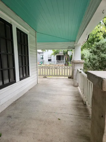 $1,850 | 910 East 13th Street, Austin, TX 78702