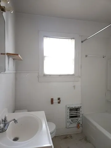 $1,850 | 910 East 13th Street, Austin, TX 78702