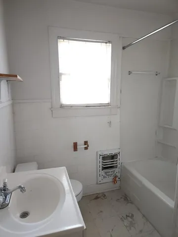 $1,850 | 910 East 13th Street, Austin, TX 78702