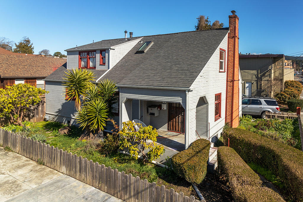 988 9th Street Arcata, CA 95521 - Photo 4 of 27 04