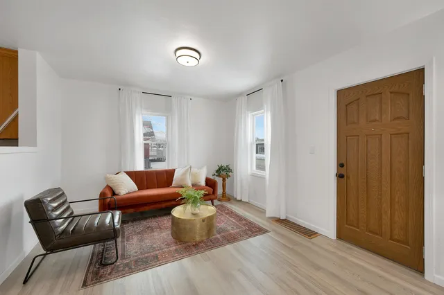 $229,999 | 1735 East Mason Street, Green Bay, WI 54302