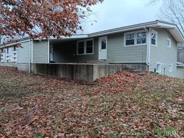 $329,900 | 2347 East Navajo Drive, Vincennes, IN 47591