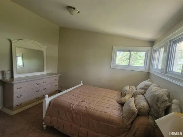 $329,900 | 2347 East Navajo Drive, Vincennes, IN 47591