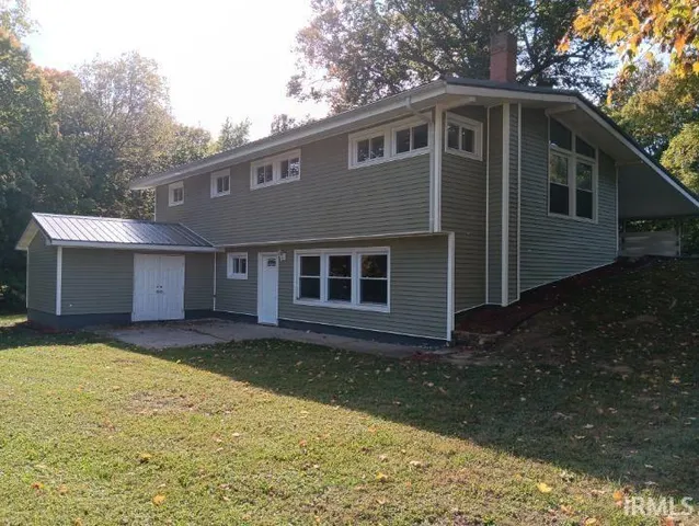 $329,900 | 2347 East Navajo Drive, Vincennes, IN 47591