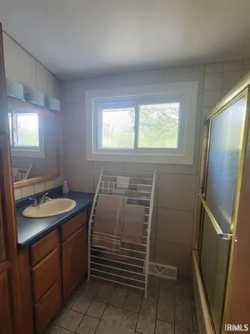 $329,900 | 2347 East Navajo Drive, Vincennes, IN 47591