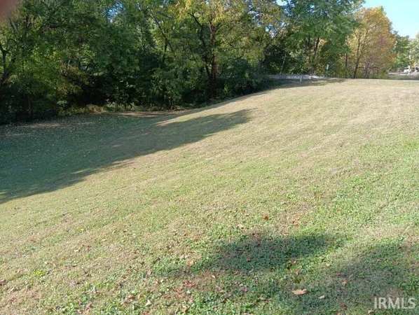 $329,900 | 2347 East Navajo Drive, Vincennes, IN 47591
