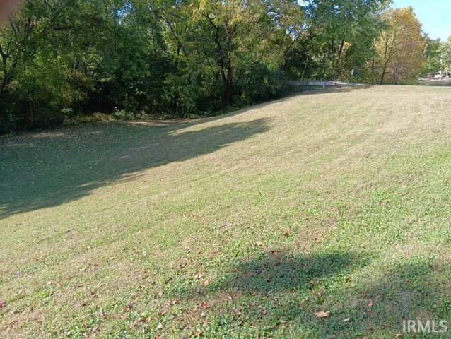 $329,900 | 2347 East Navajo Drive, Vincennes, IN 47591