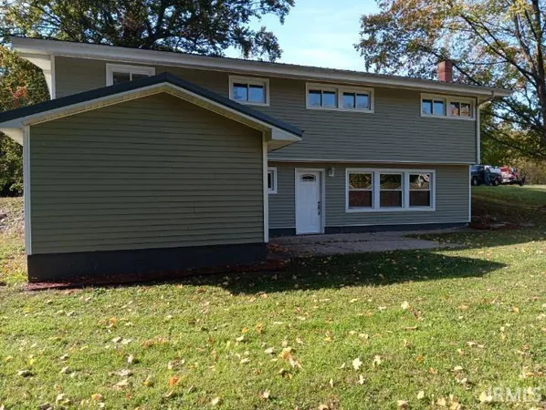 $329,900 | 2347 East Navajo Drive, Vincennes, IN 47591