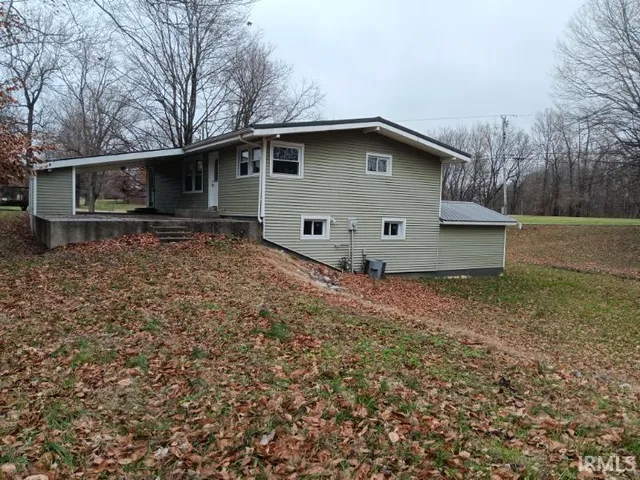 $329,900 | 2347 East Navajo Drive, Vincennes, IN 47591