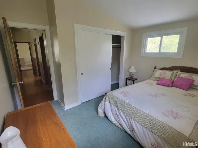 $329,900 | 2347 East Navajo Drive, Vincennes, IN 47591