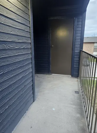 a front view of house with yard