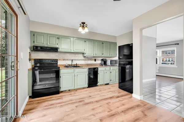 $324,900 | 9 King James Lane, Atlantic Highlands, NJ 07716