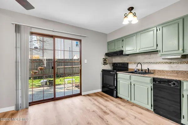 $324,900 | 9 King James Lane, Atlantic Highlands, NJ 07716