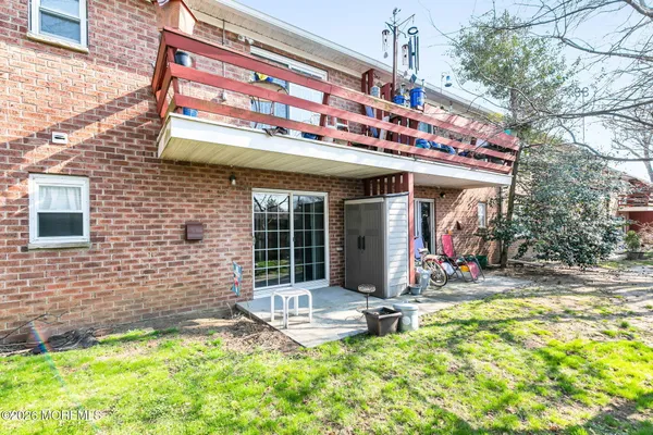$324,900 | 9 King James Lane, Atlantic Highlands, NJ 07716