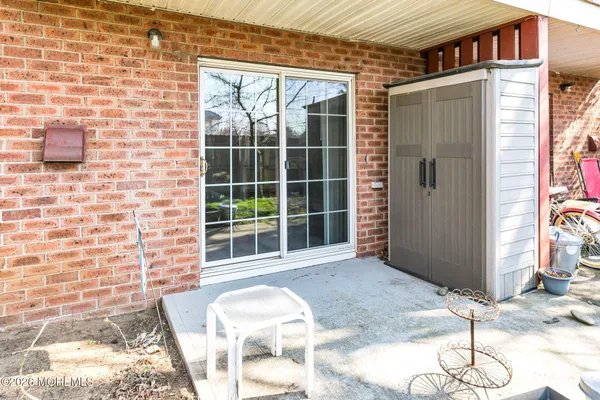 $324,900 | 9 King James Lane, Atlantic Highlands, NJ 07716