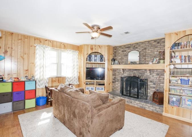 1530 Hickory Point Road Metamora, IL 61548 - Photo 12 of 33