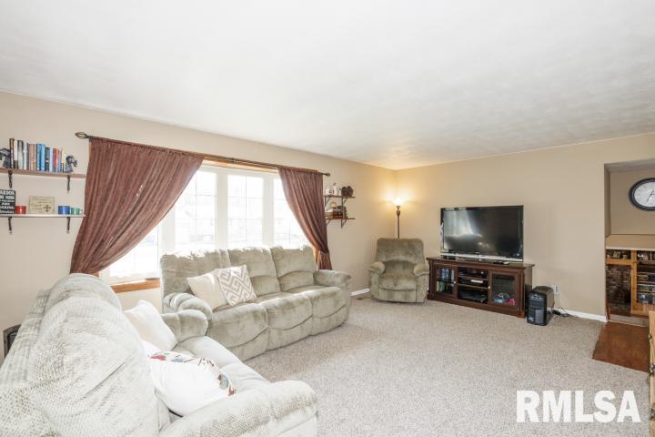 1530 Hickory Point Road Metamora, IL 61548 - Photo 18 of 33
