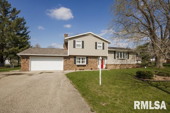 1530 Hickory Point Road Metamora, IL 61548 - Photo 2 of 33