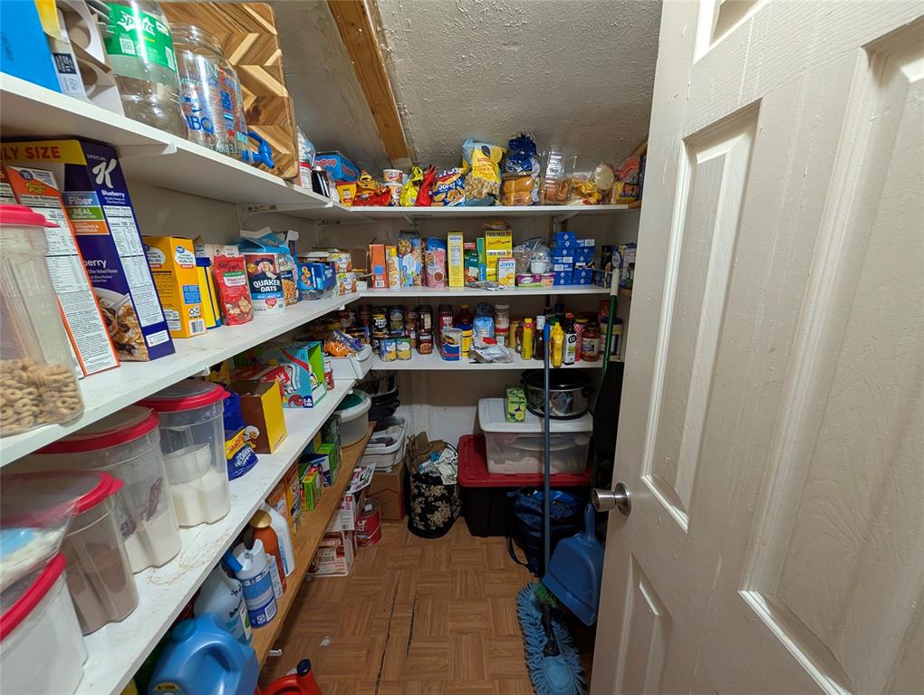 308 Short Street Mansfield, TX 76063 - Photo 15 of 21 a room with lots of books