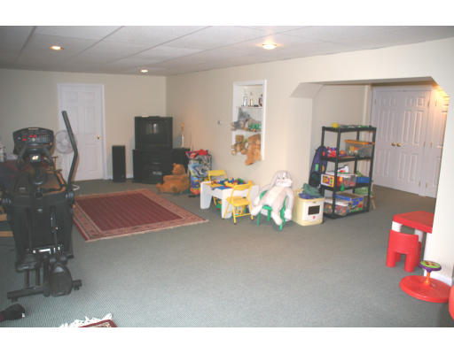 200 Candlestick Road North Andover, MA 01845 - Photo 11 of 15 Gallery Image 11