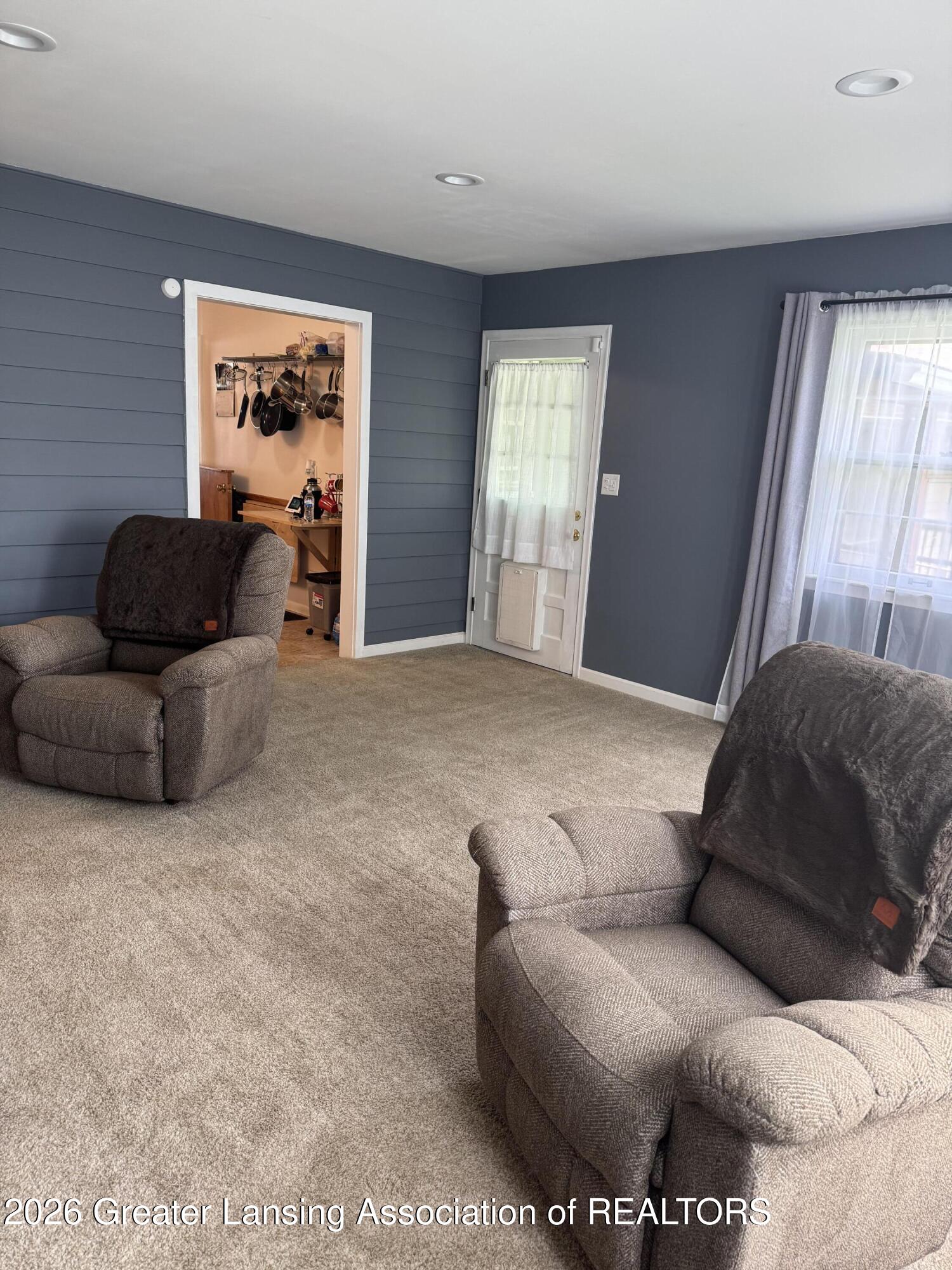 4901 Alpha Street Lansing, MI 48910 - Photo 6 of 34 Family Room 3