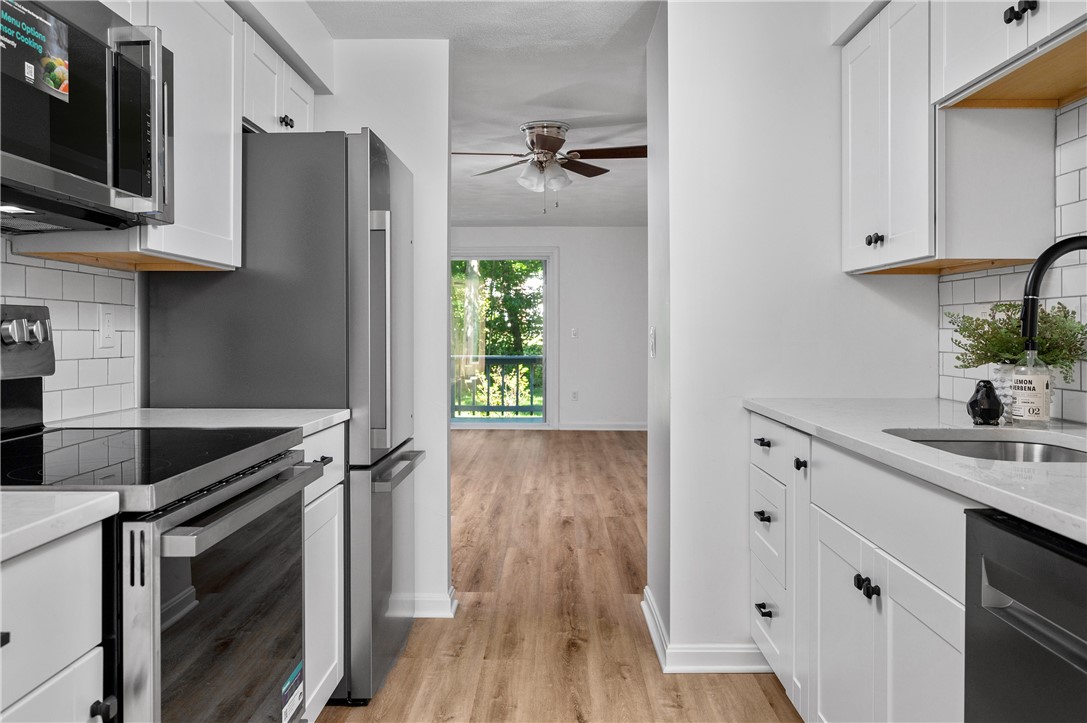 161 West Shore Road, Unit B2 Warwick, RI 02889 - Photo 5 of 33