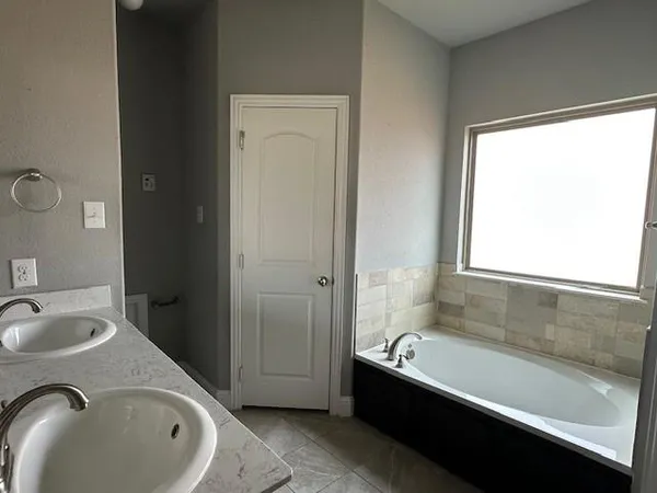 $1,900 | 623 Dogwood Drive, Greenville, TX 75402