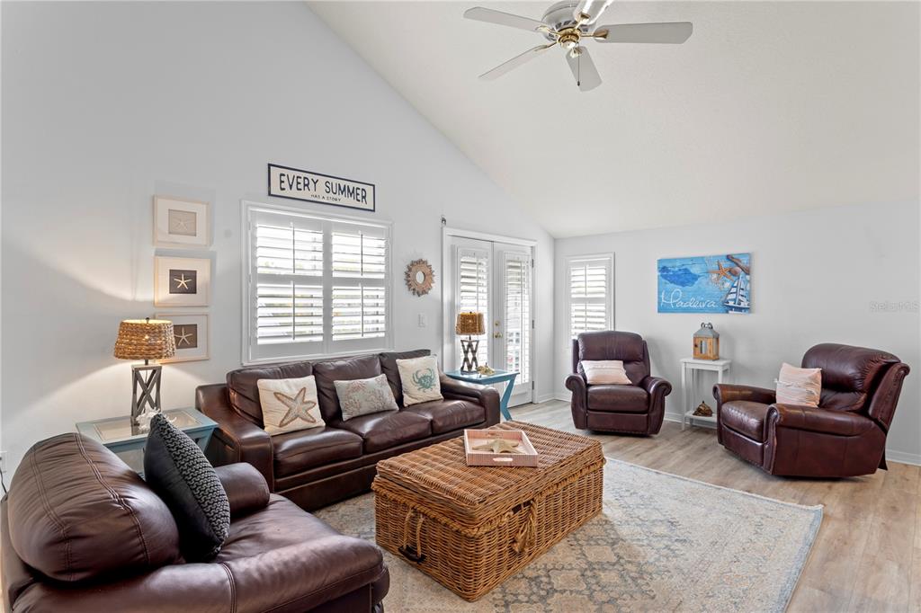 13095 Gulf Lane Madeira Beach, FL 33708 - Photo 20 of 41